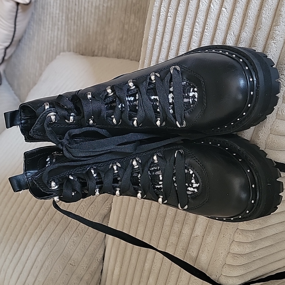 Steve Madden boots